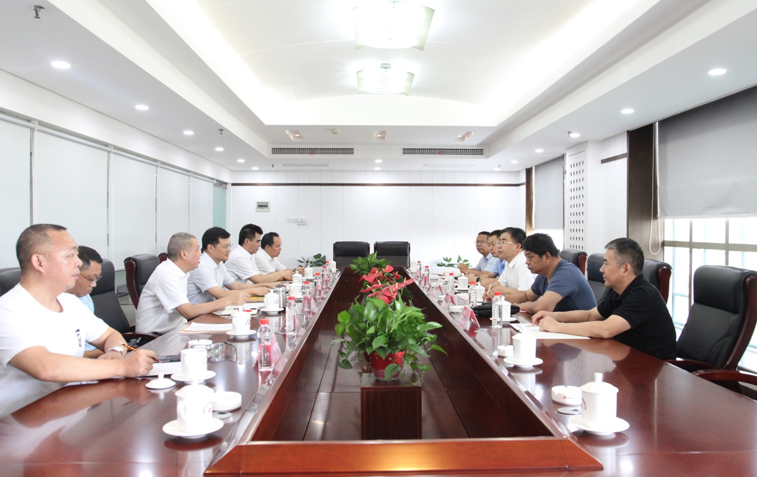 20200907818507.jpg 楊宏偉與山西二建領導座談IMG_4559_副本.jpg