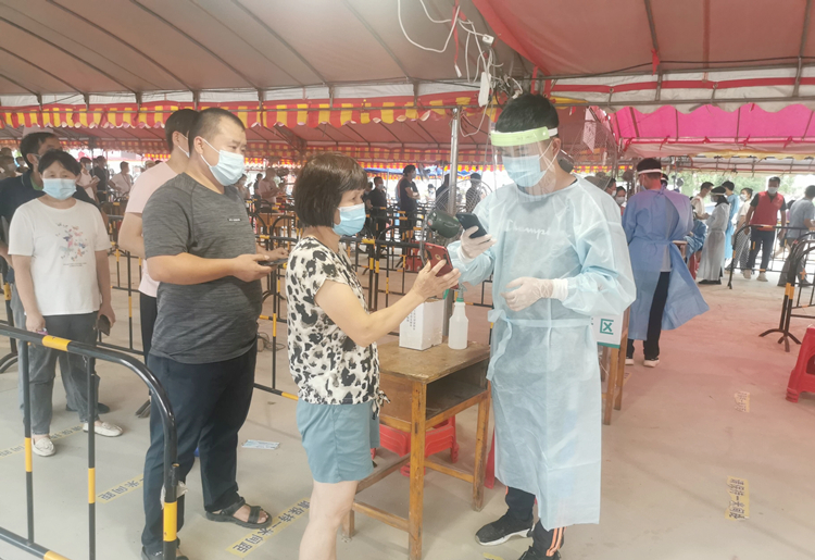 20220712 請黨放心、抗疫有我——中山坦洲項目助力當?shù)匾咔榉揽?圖2.jpg