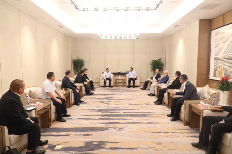 20230522211113.jpg 照片2:湖南路橋集團與甘肅公航旅集團簽訂戰(zhàn)略合作協(xié)議.jpg