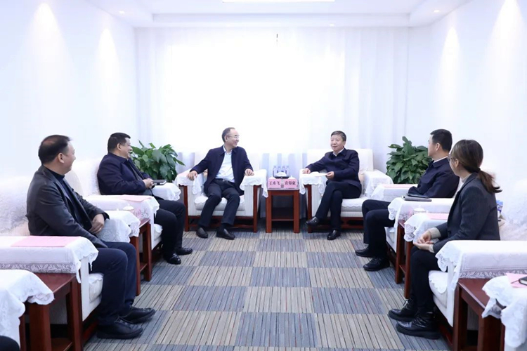 20231122288743.jpg 照片:王術(shù)飛赴甘肅公航旅集團(tuán)交流洽談_副本.jpg